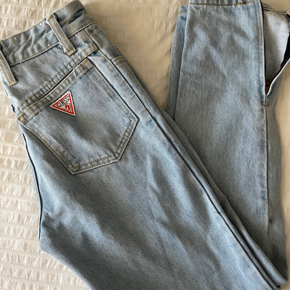 VINTAGE GUESS high waisted light wash jeans